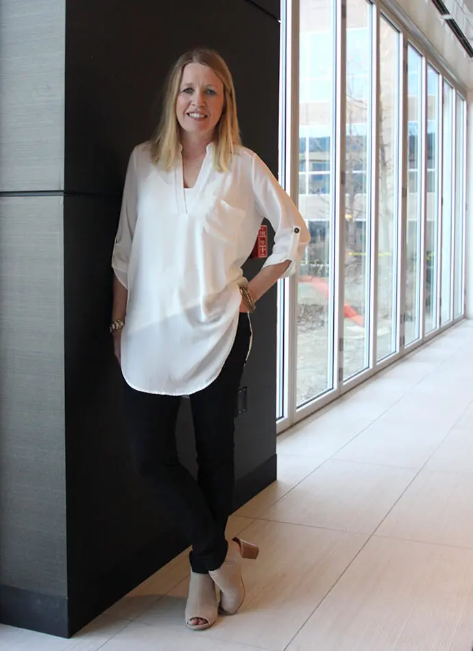 paprika-creative-about 2 Liz Weaver Paprika Creative Owner Designer Standing